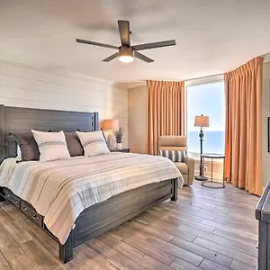  Apartment Breezy Oceanfront Panama With Pool Access United States