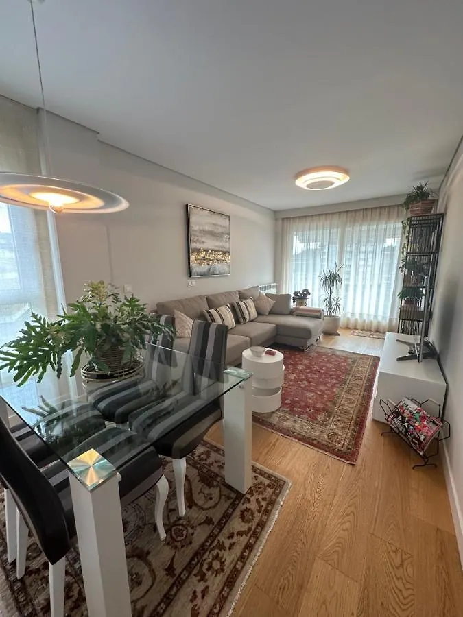 Apartamento A estrenar amplio con piscina y parking Getxo España