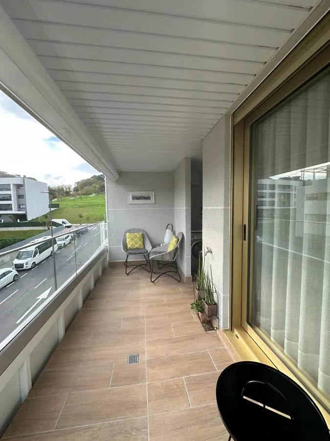 Apartamento A estrenar amplio con piscina y parking Getxo